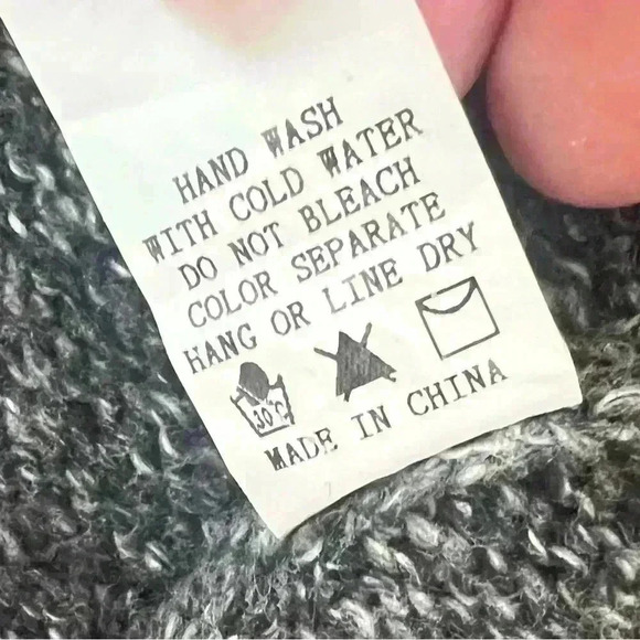 Women’s Charlotte Russe V-neck sweater dress - Picture 5 of 6